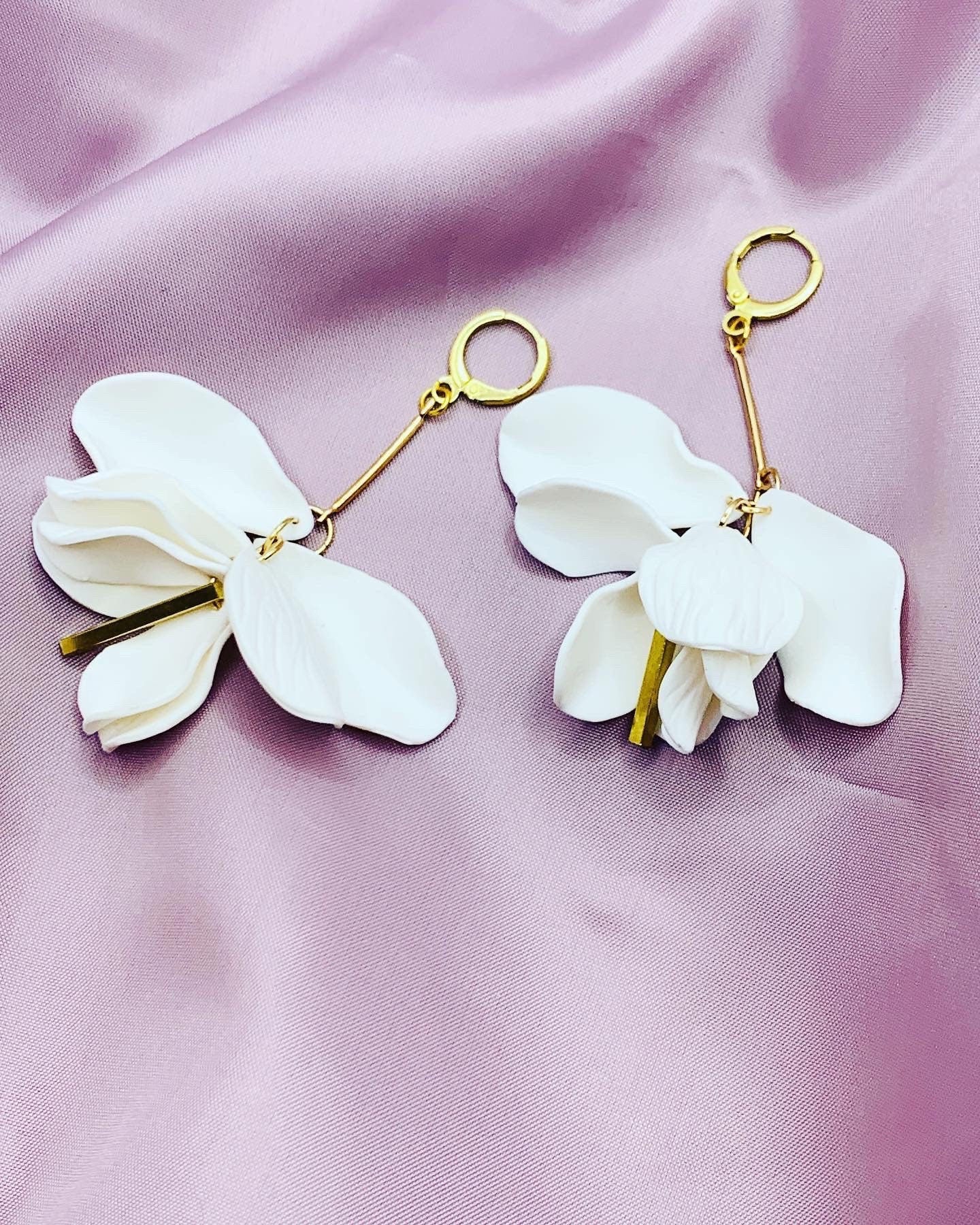 White petal flower earrings, gift for her