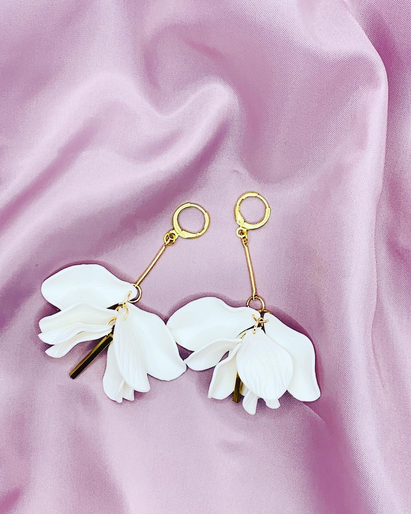 White petal flower earrings, gift for her